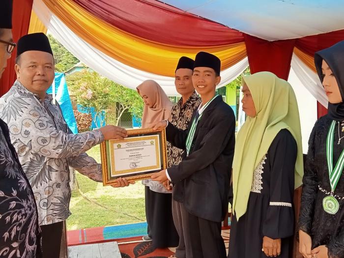 PELEPASAN SISWA KELAS IX TAHUN 2023 MTsN 5 TEBO BERLANGSUNG MERIAH PELEPASAN SISWA KELAS IX TAHUN 2023 MTsN 5 TEBO BERLANGSUNG MERIAH