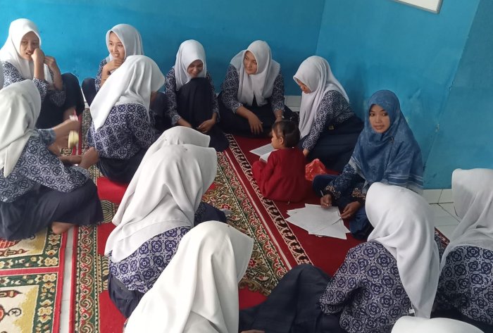 Guru Bahasa Arab MTsN 5 Tebo Tunjukkan Dedikasi dalam Bimbingan Seni Keagamaan