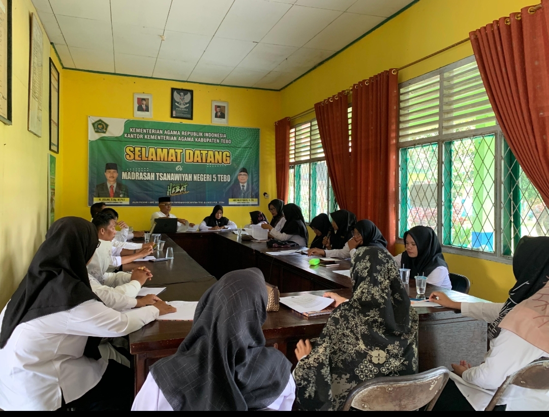 MTsN 5 TEBO GELAR RAPAT KELULUSAN KELAS IX ANGKATAN KE-20 TAHUN 2024