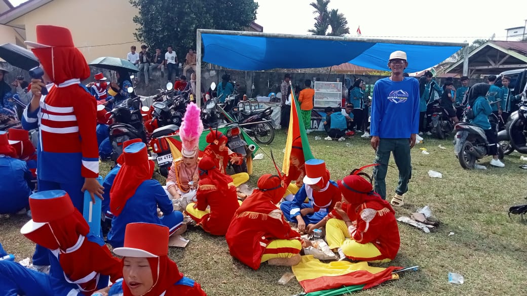 Drumband Gita Irama MTsN 5 Tebo Tampil Maksimal di Festival Drumband Kecamatan Tebo Ulu