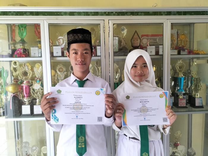 SATU SISWA MTsN 5 TEBO RAIH JUARA PADA AJANG KOMPETISI SAIN MADRASAH (KSM) SATU SISWA MTsN 5 TEBO RAIH JUARA PADA AJANG KOMPETISI SAIN MADRASAH (KSM)