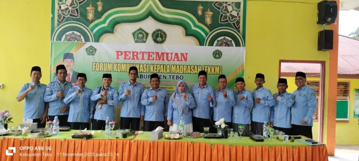 Kepala MTsN 5 Tebo Ikuti Forum Komunikasi Madrasah Kepala MTsN 5 Tebo Ikuti Forum Komunikasi Madrasah