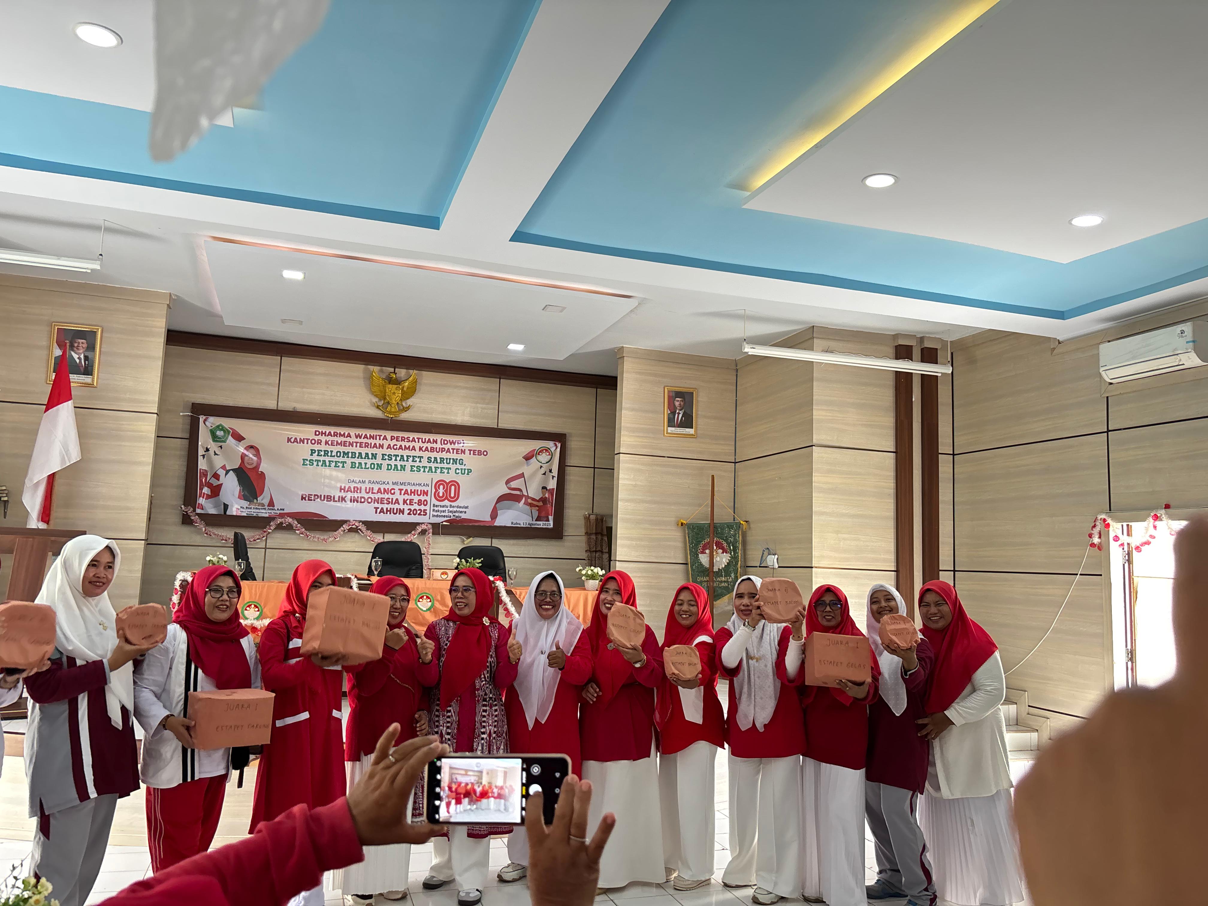 DWP MTsN 5 Tebo Sukses Menjadi Tuan Rumah Pertemuan Rutin Bulanan DWP Kemenag Tebo DWP MTsN 5 Tebo Sukses Menjadi Tuan Rumah Pertemuan Rutin Bulanan DWP Kemenag Tebo