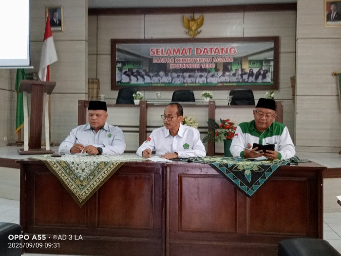 Kepala MTsN 5 Tebo Hadiri Tiga Agenda Penting di Aula Kemenag Tebo Kepala MTsN 5 Tebo Hadiri Tiga Agenda Penting di Aula Kemenag Tebo