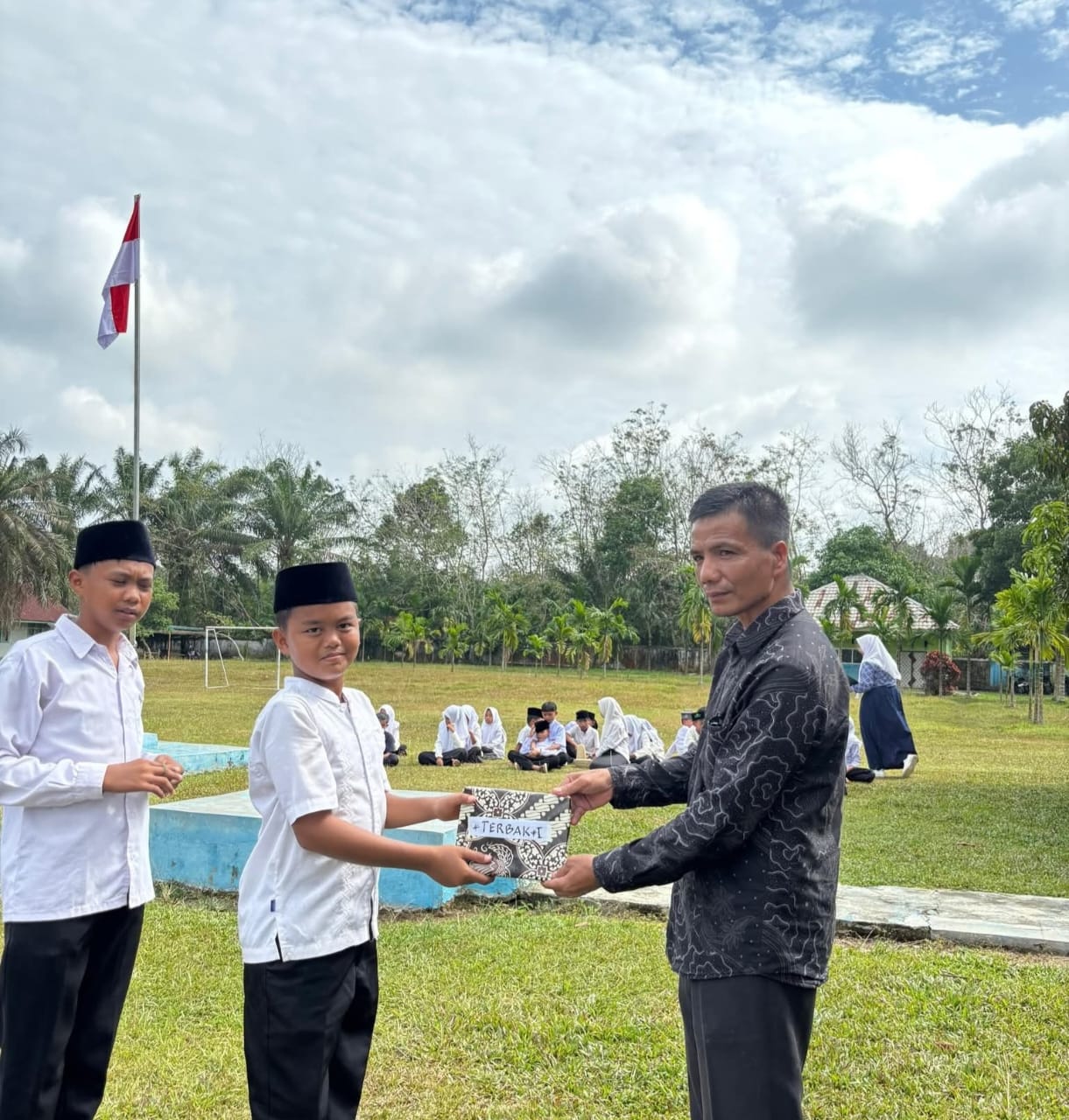 Azka Alvaro Raih Peserta Terbaik Matsama MTsN 5 Tebo Tahun Ajaran 2025/2026