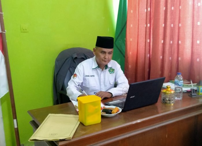 Kepala MTsN 5 Tebo Ikuti Rapat Zoom Bimtek Survei Penilaian Integritas (SPI)