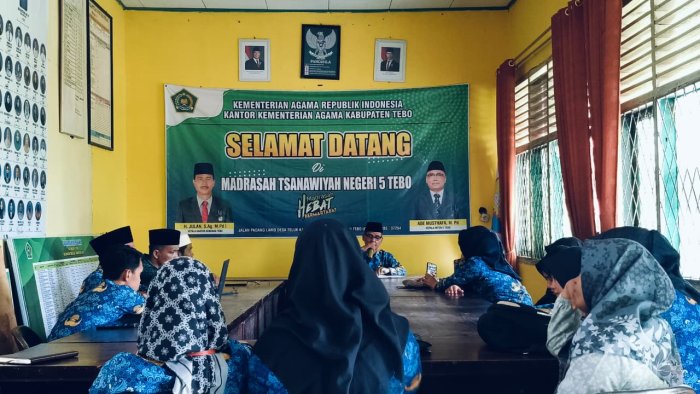 Kepala MTsN 5 Tebo Pimpin Rapat Evaluasi KBM dan Persiapan Safari Ramadhan