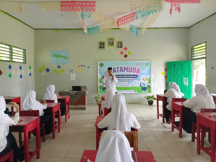 Kepala MTsN 5 Tebo Sampaikan Materi Sejarah dan Organisasi Kepala MTsN 5 Tebo Sampaikan Materi Sejarah dan Organisasi