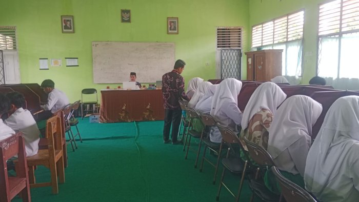 Siswa MTs Miftahul Huda Ikuti TKA di MTsN 5 Tebo dengan Tertib dan Lancar Siswa MTs Miftahul Huda Ikuti TKA di MTsN 5 Tebo dengan Tertib dan Lancar