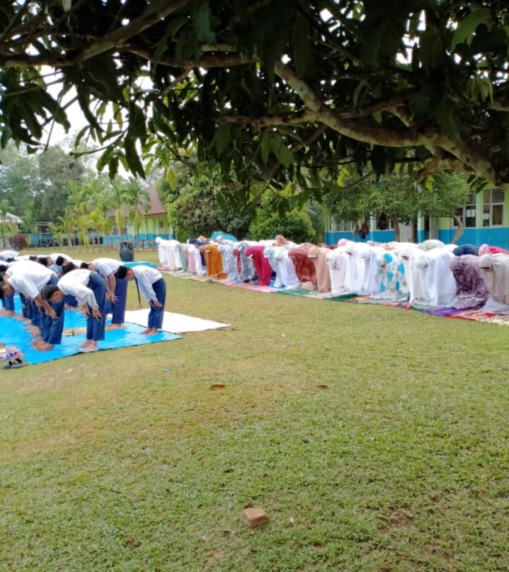 Aktivitas Belajar di MTsN 5 Tebo Selalu  diawali dengan sholat Duha Berjamaah