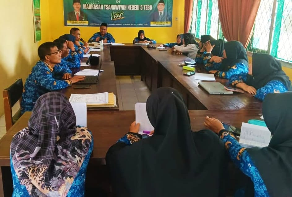 Rapat Persiapan Penilaian Kinerja Kepala Madrasah (PKKM) MTsN 5 Tebo