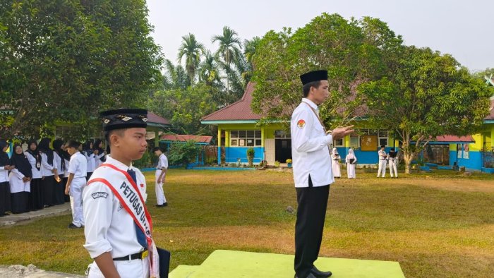 Menumbuhkan Semangat Kemerdekaan di Kalangan Siswa-Siswi MTsNegeri 5 Tebo Menumbuhkan Semangat Kemerdekaan di Kalangan Siswa-Siswi MTsNegeri 5 Tebo