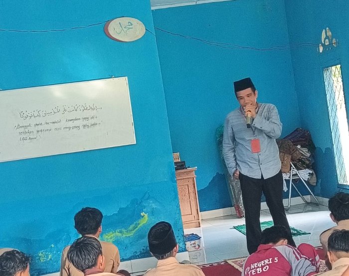 Waka Kurikulum MTsN 5 Tebo Sosialisasikan Tata Cara Salat Iduladha