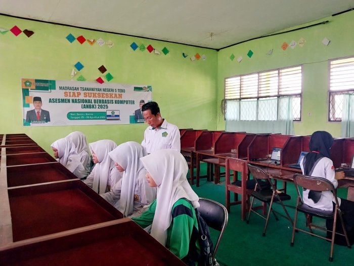 Siswa MTsN 5 Tebo Jalani Gladi Bersih Tes Akademik