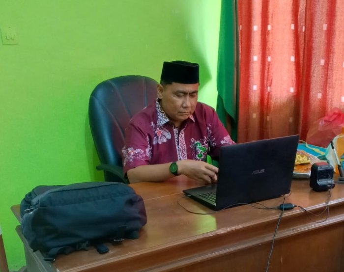 Kepala MTsN 5 Tebo Ikuti Pembinaan ASN melalui Zoom Meeting