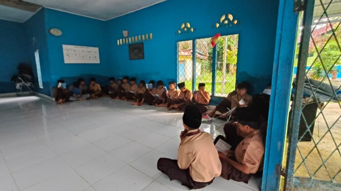 Siswa MTsN 5 Tebo Rutin Gelar Yasinan dan Tahlil