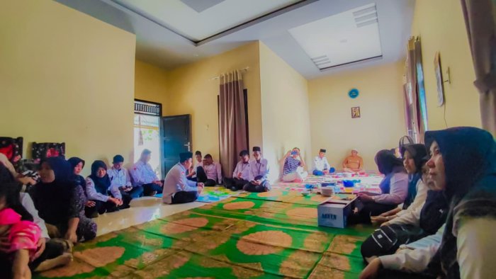 Keluarga Besar MTsN 5 Tebo Laksanakan Kunjungan Sosial Keluarga Besar MTsN 5 Tebo Laksanakan Kunjungan Sosial