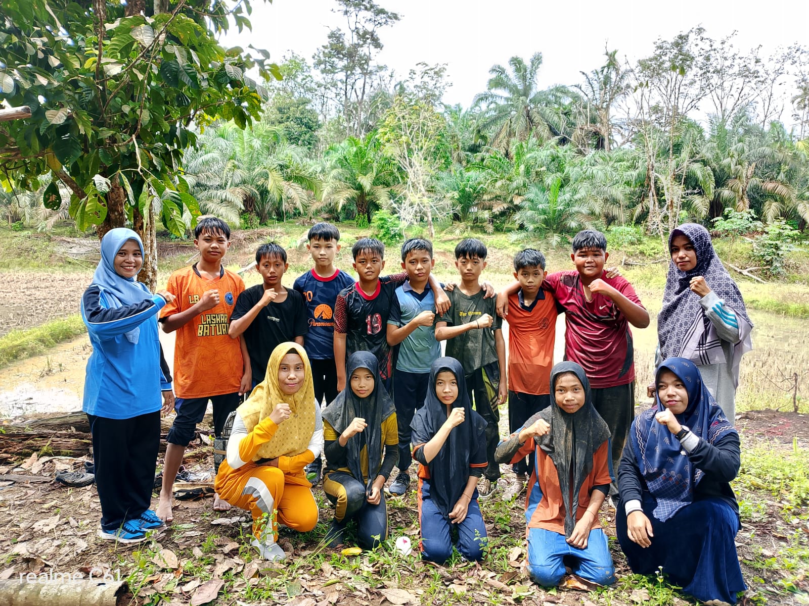 Matsama Hari Kedua MTsN 5 Tebo : Jelajah Dusun, Tantangan Alam, dan Edukasi Lingkungan