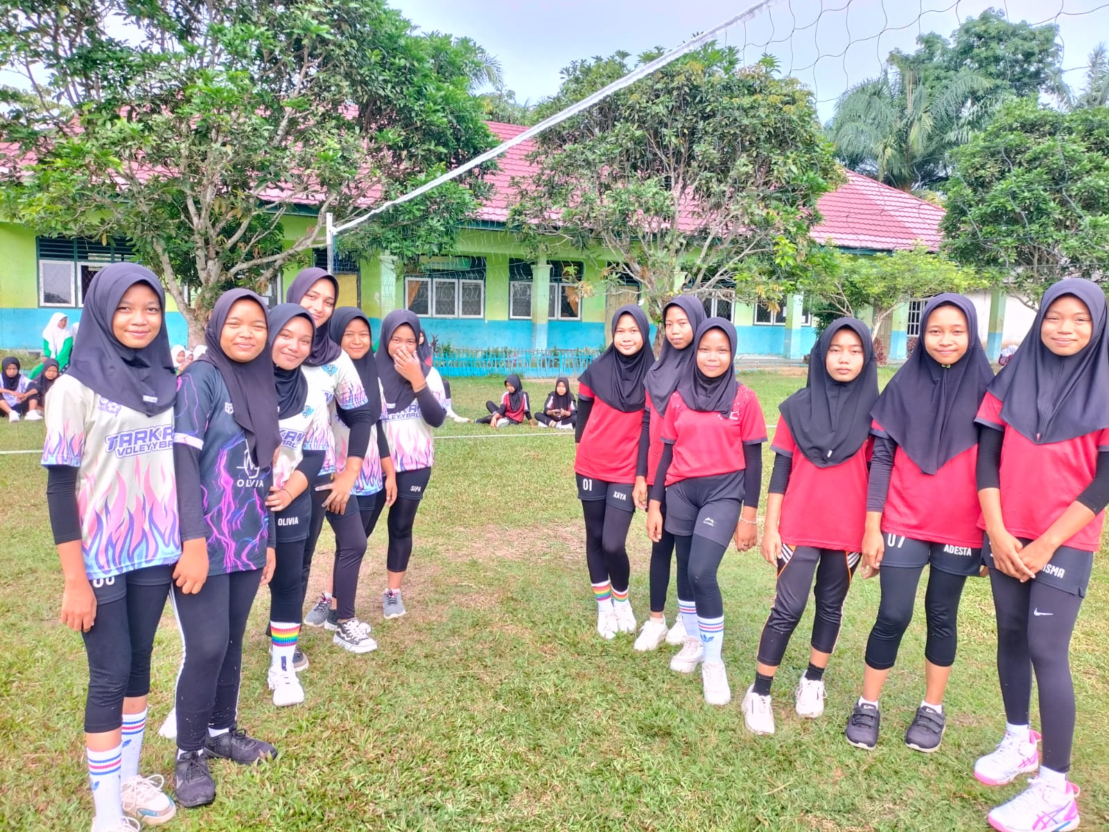 KELAS VII A JUARA 1 VOLLY BALL PUTRI, KALAHKAN KELAS VIII A