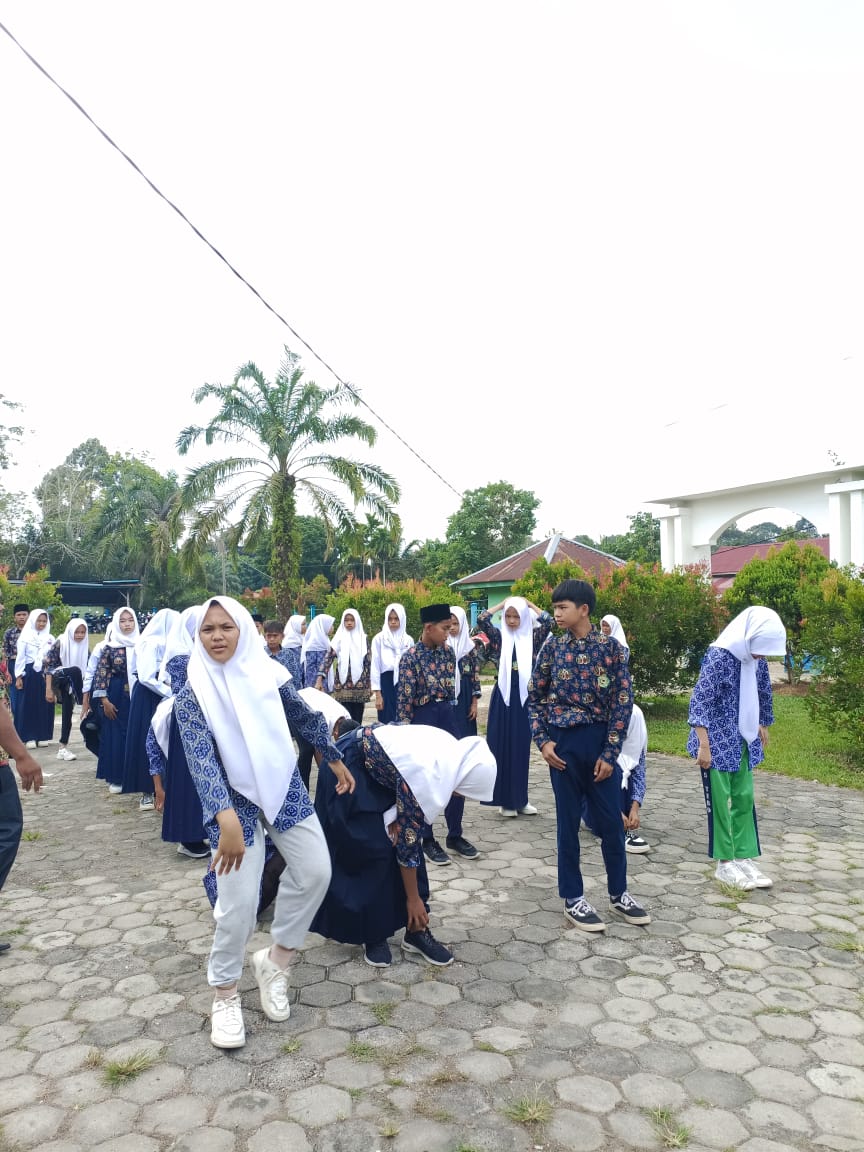 MTsN 5 Tebo Bersiap Ikuti Pawai Karnaval HUT RI ke-80 Tingkat Kecamatan Tebo Ulu