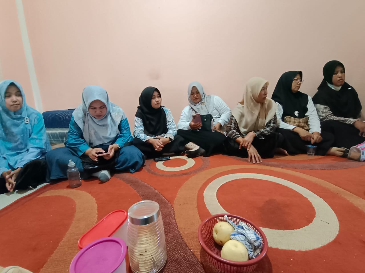 Keluarga Besar MTsN 5 Tebo Lakukan Kunjungan Silaturahmi ke Rumah Kepala Madrasah Ade Musthafa di Muara Tebo