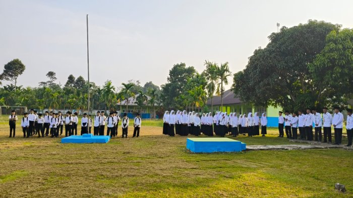 Kepala Madrasah Resmi Buka Masa Taaruf Siswa Baru Kepala Madrasah Resmi Buka Masa Taaruf Siswa Baru