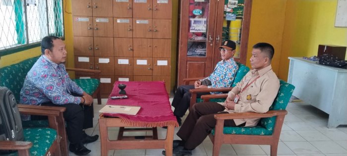 Siswa MTsN 5 Tebo Ikuti Materi Penyuluhan KB Siswa MTsN 5 Tebo Ikuti Materi Penyuluhan KB