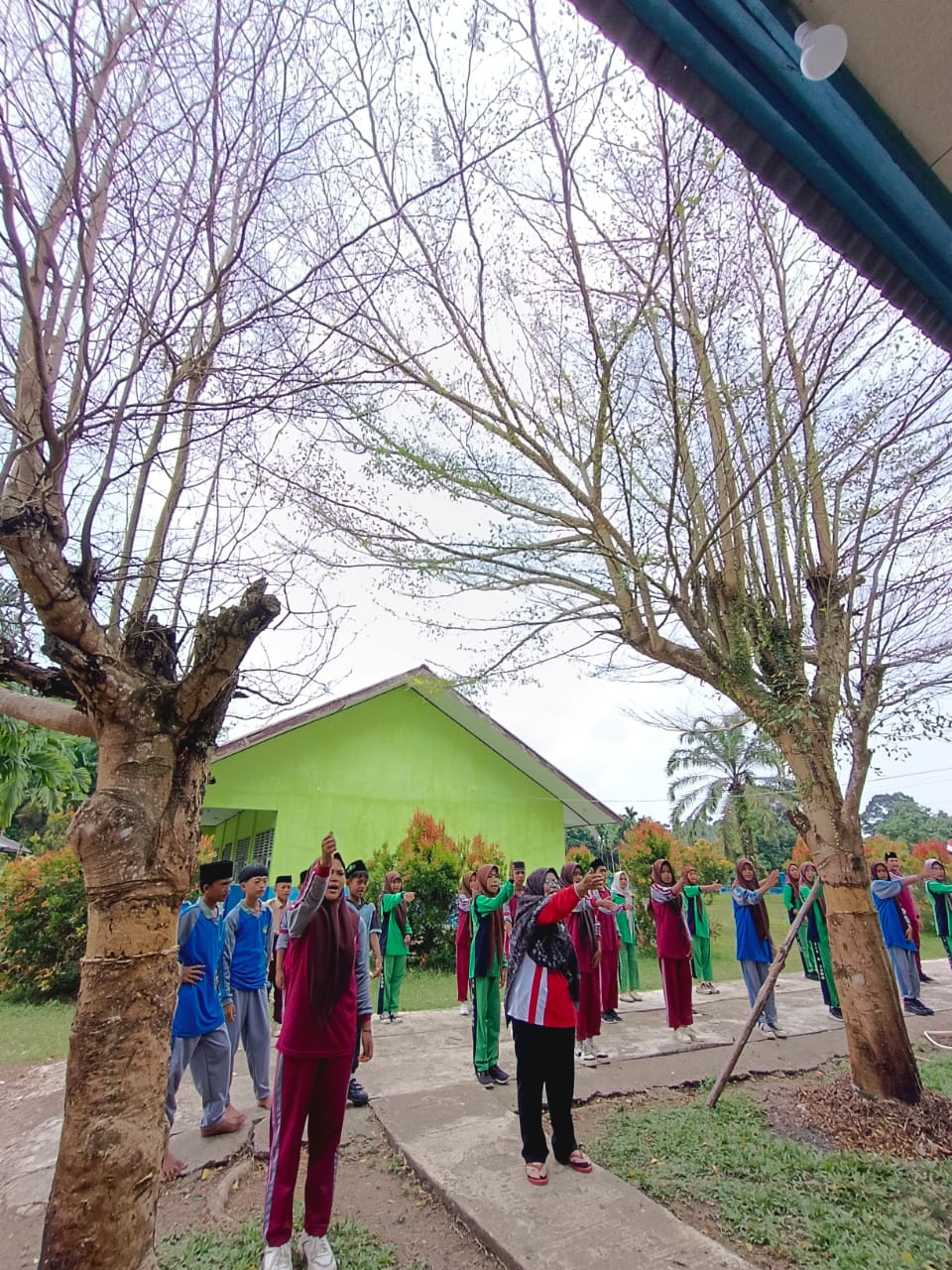 Jelang HUT RI ke-80, MTsN 5 Tebo Gencar Latih Pasukan Pramuka