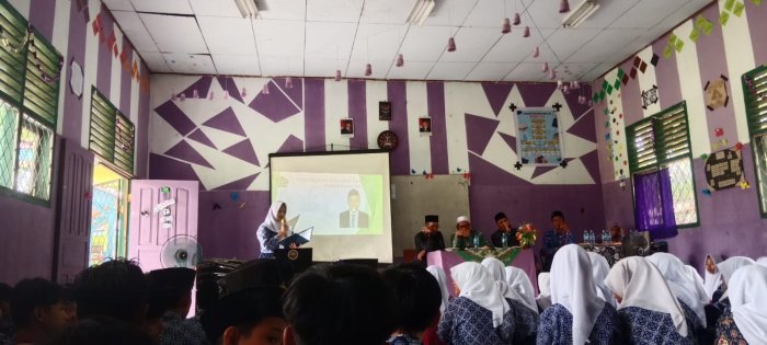 Tim Penyuluh Agama KUA Tebo Ulu Gelar Penyuluhan di MTsN 5 Tebo Tim Penyuluh Agama KUA Tebo Ulu Gelar Penyuluhan di MTsN 5 Tebo