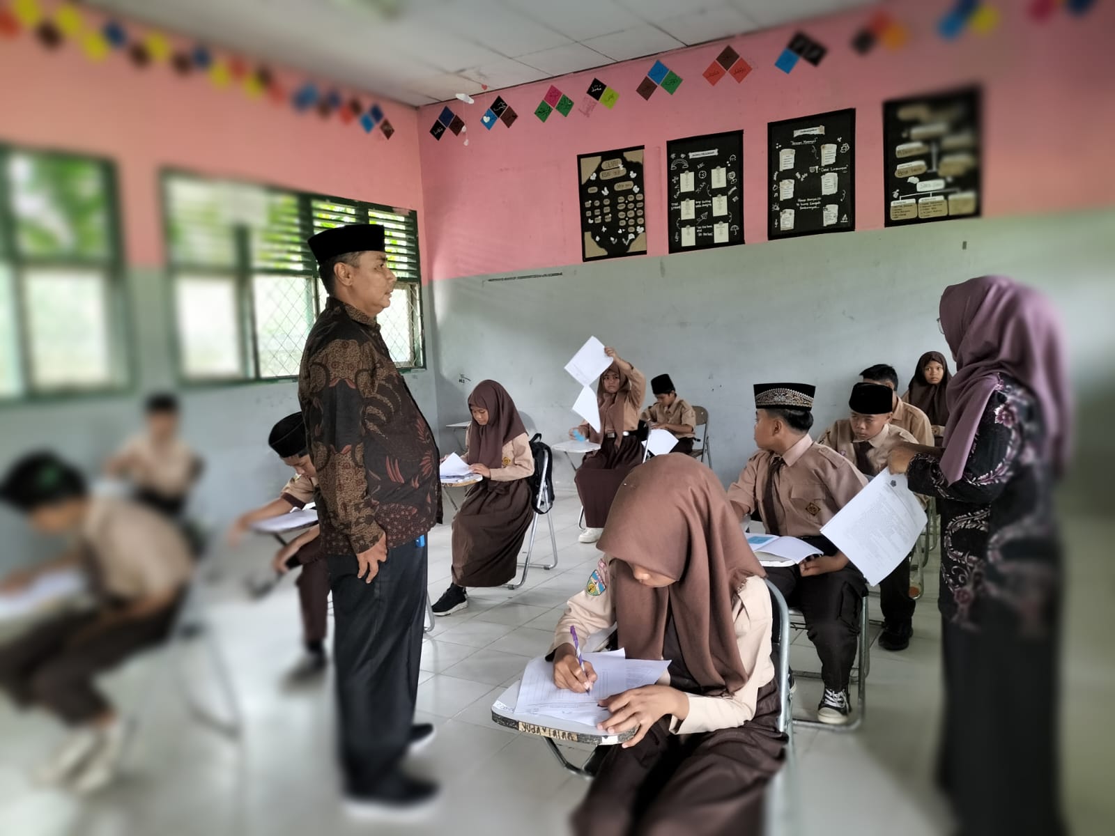 Kepala Madrasah Pantau Pelaksanaan SAS MTsN 5 Tebo