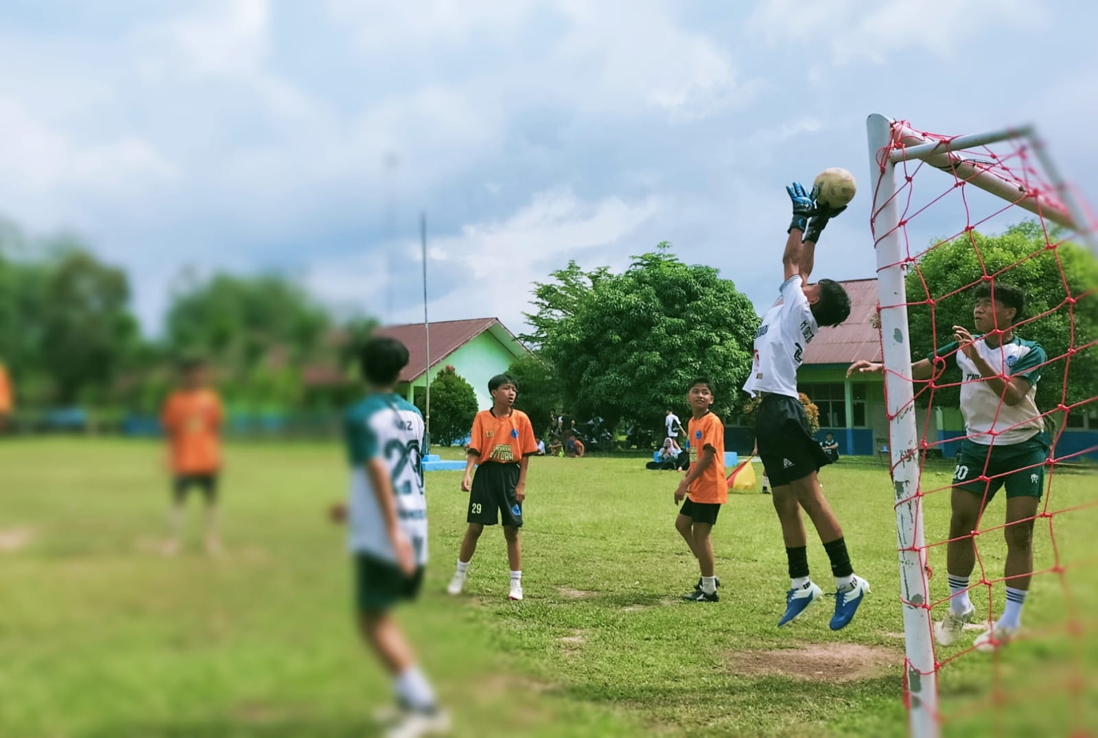 SEMANGAT PASCA UJIAN: KEGIATAN CLASS MEETING MTSN 5 TEBO PENUH KOMPETISI DAN KREATIVITAS