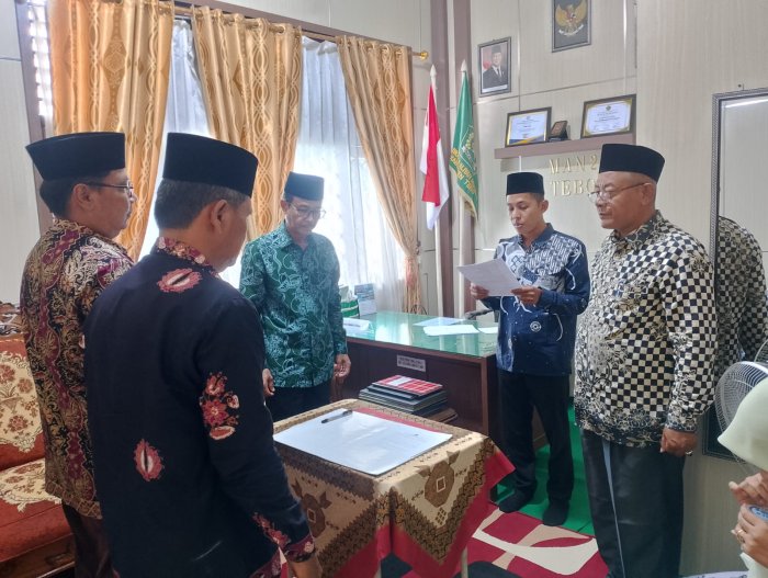 Tongkat Estafet Kepemimpinan MTsN 5 Tebo Resmi Beralih, Sertijab Digelar di MAN 2 Tebo Tongkat Estafet Kepemimpinan MTsN 5 Tebo Resmi Beralih, Sertijab Digelar di MAN 2 Tebo