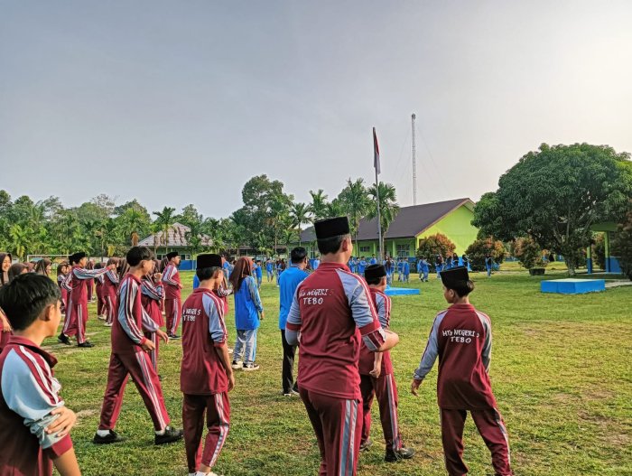 Awali Hari dengan Sehat, MTsN 5 Tebo Gelar Senam Pagi Awali Hari dengan Sehat, MTsN 5 Tebo Gelar Senam Pagi
