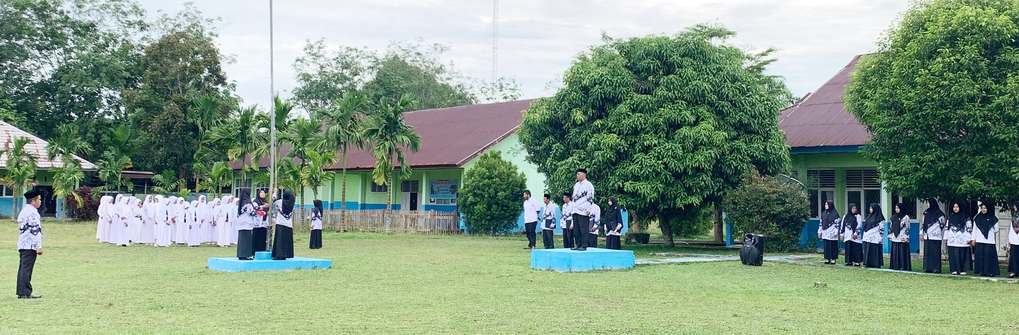 PERINGATAN HARI GURU NASIONAL KE-79 GURU BERDAYA INDONESIA JAYA PERINGATAN HARI GURU NASIONAL KE-79 GURU BERDAYA INDONESIA JAYA