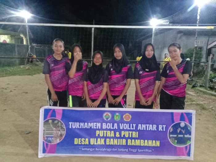 Tim Voli Putri MTsN 5 Tebo Ikuti Turnamen Antar RT di Desa Ulak Banjir Rambahan Tim Voli Putri MTsN 5 Tebo Ikuti Turnamen Antar RT di Desa Ulak Banjir Rambahan