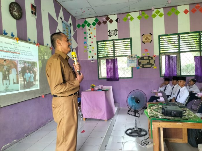 25 Siswa MTsN 5 Tebo Ikuti Sosialisasi Kependudukan