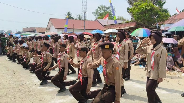 Tampil Atraktif, Barisan Kreasi Pramuka MTsN 5 Tebo Bikin Pawai Makin Meriah Tampil Atraktif, Barisan Kreasi Pramuka MTsN 5 Tebo Bikin Pawai Makin Meriah