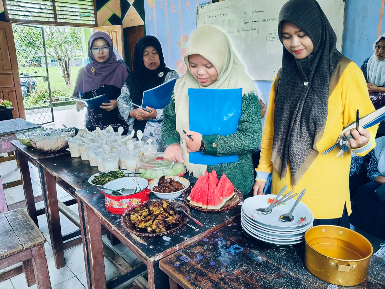 Siswa MTsN 5 Tebo Laksanakan Praktik Memasak Makanan Khas Daerah dalam Ujian Seni Budaya