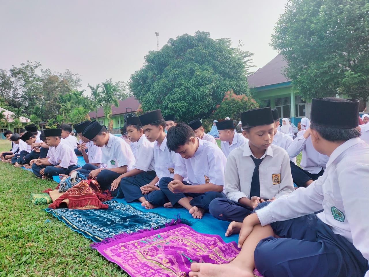 DHUHA REKATKAN DISIPLIN DAN NILAI AGAMA DALAM KEHIDUPAN DHUHA REKATKAN DISIPLIN DAN NILAI AGAMA DALAM KEHIDUPAN